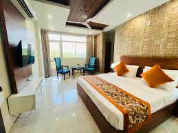 Farmhouse Picnic Manesar - resort picnic pool near Delhi