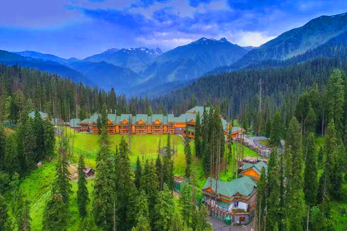 Corporate Day Outing Package at Damdama Lake near Delhi